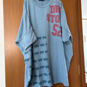 store 연한 블루 돼지 프린트 반팔 티셔츠