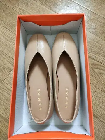 REMME 베이지 플랫슈즈 38