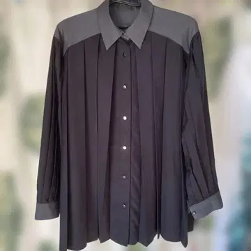 플리츠 메탈 버튼 셔츠(HARE) 블랙 바이컬러 플리츠 긴팔