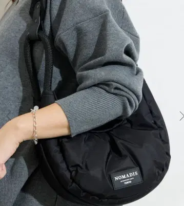 컨디션 최상 [ NOMADIS ] MOON