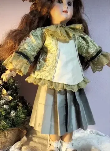 8호 인형용 올 실크 오버롤 스커트와 자켓 앤티크 마감