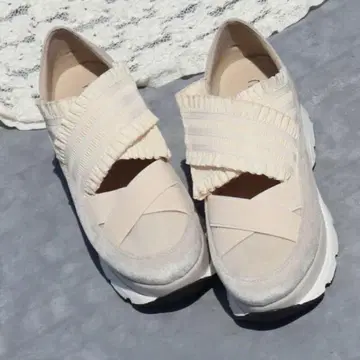 merry jenny 프릴 밴딩 스니커즈