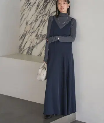 [ noble ] 로우 절개 플레어 원피스 네이비 36