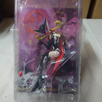 얏타맨, 도론죠 피규어 블랙과 빨간색 미개봉