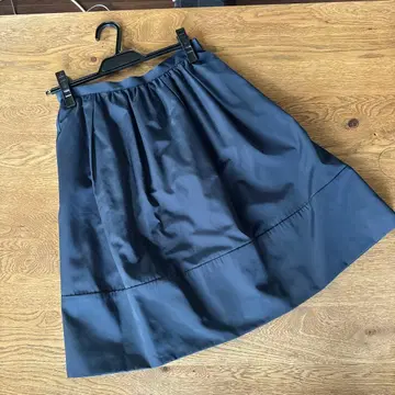 네이비 플레어 스커트 폴리에스테르