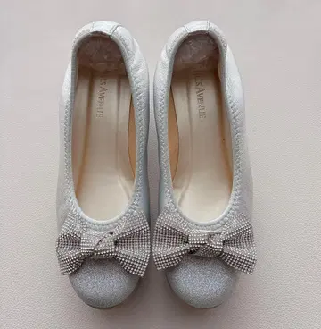 힐즈 애비뉴 HILLS AVENUE 실버 리본 펌프스 23cm