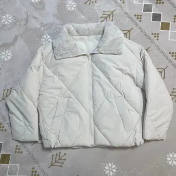 퍼 포함 퀼팅 다운 자켓 화이트