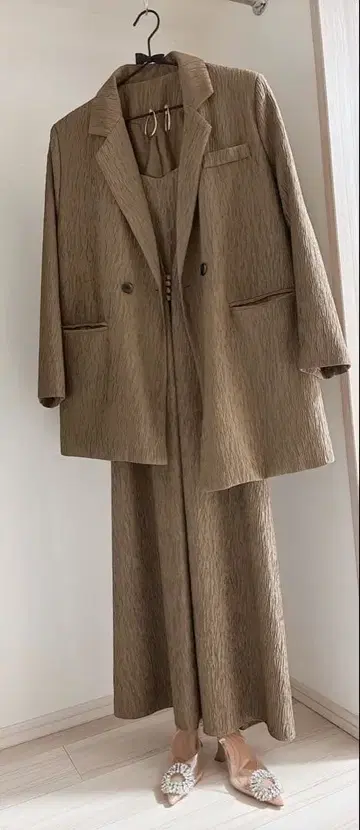 andrea&co 자켓+원피스 +비쥬 펌프스+후프 귀걸이