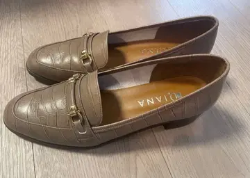 [새상품급] DIANA 힐 로퍼 24.5cm 힐 3cm