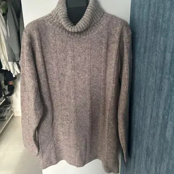 울 혼방 터틀넥 스웨터