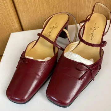 새상품급 긴자 카네마츠 펌프스 23.5cm