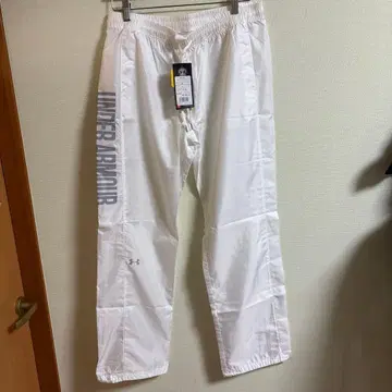 UNDER ARMOUR 화이트 웨어 팬츠 XL
