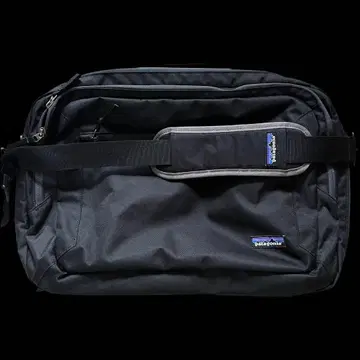 파타고니아 숄더백 블랙 26L