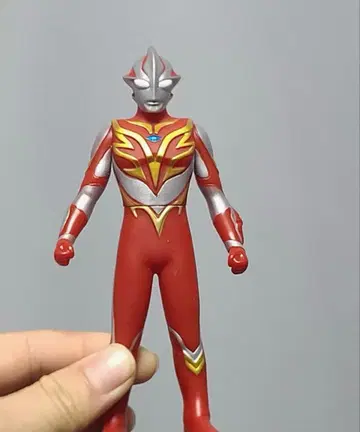 중국 한정판 레어 울트라맨 소프트 비닐 피규어 메비우스 버닝 브레이브