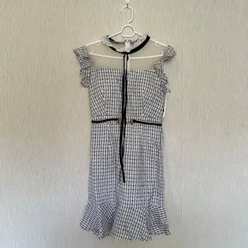 DAZZY 체크 무늬 프릴 소매 드레스