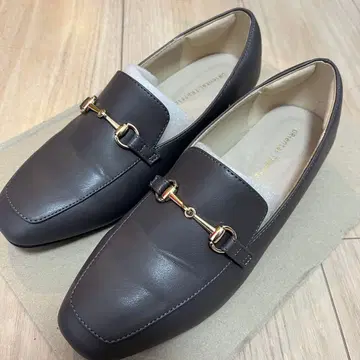 오리엔탈 트래픽 그레이 스퀘어토 로퍼 펌프스