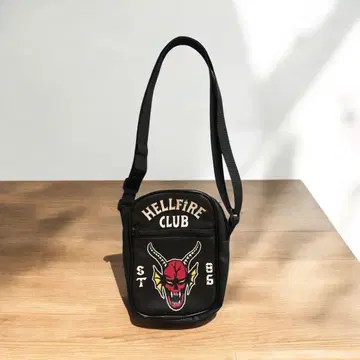 HELLFIRE CLUB 숄더백 블랙
