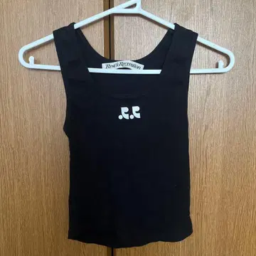 rest&recreation 블랙 컬러 탱크탑