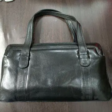 새상품급 기모노에 어떠신가요? 블랙 가죽 핸드백 네이비 내부