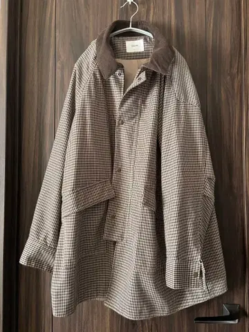 Discoat 옷깃 코듀로이 헌팅 하프 코트