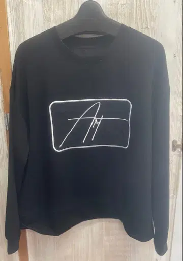 블랙 트레이닝복 화이트 로고