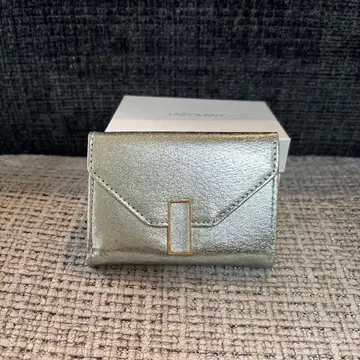 [미사용 새상품] LAZYSUSAN 메탈릭 그린 3단 폴더형 지갑