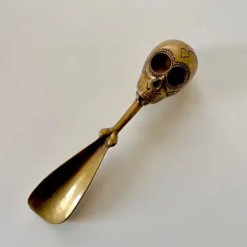 nepenthe NOMA의 구둣주걱