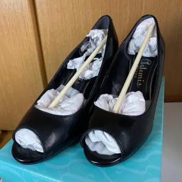 [ 23cm ] 오픈토 펌프스 (블랙) 블랙 에나멜