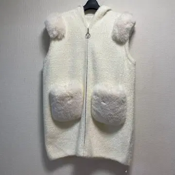 후드 부착 화이트 베스트