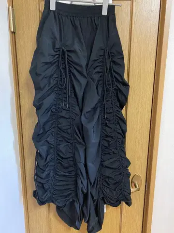 JIU by LA BELLE ETUDE 드로스트 개더 와이드 팬츠