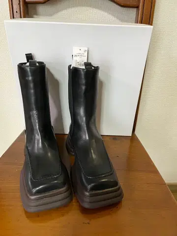 블랙 가죽 사이드 고어 부츠 통굽