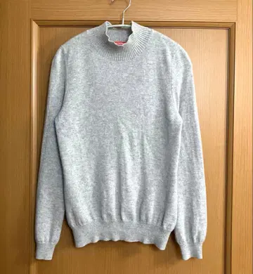 리미티드 에디션 캐시미어 100% 하이넥 스웨터