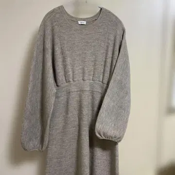 아파트 바이 로리즈 롱 원피스 니트 베이지