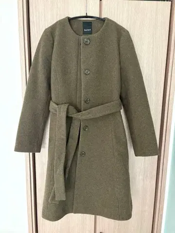 배너 바렛 카키 롱 코트