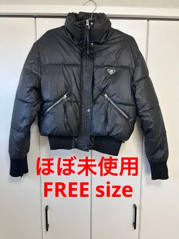 새상품급 거의 미사용 블랙 다운 자켓 숏 기장 FREE size