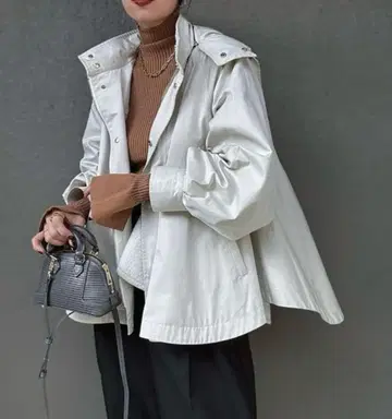 엠마 테일러 3WAY 플레어 마운틴 후드티