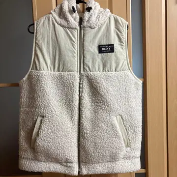 ROXY 후드 부착 베스트 화이트 주말 한정 가격 인하