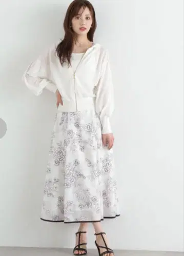 PROPORTION BODY DRESSING 플라워 롱 스커트 화이트 M