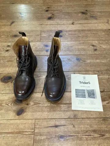 Tricker's 브라운 가죽 부츠
