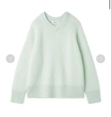 Mila Owen 스팽글 V넥 샤기 니트