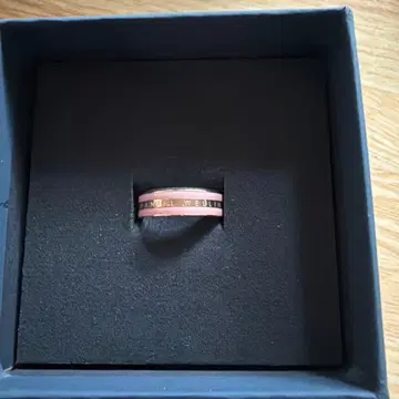 DANIEL WELLINGTON EMALIE RING DUSTY ROSE