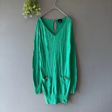 비키 [M] 고급 내추럴 선명한 포인트 컬러 매끄러운 V넥 튜닉 니트