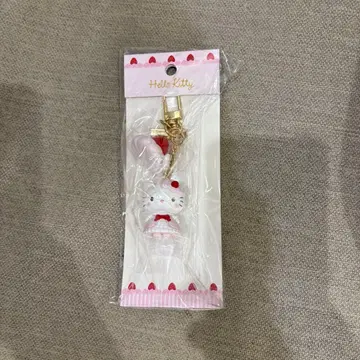 산리오 숏 케이크 키티 키링