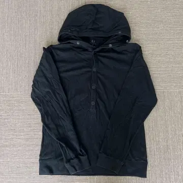 ARMANI EXCHANGE 후드 부착 후드티 블랙