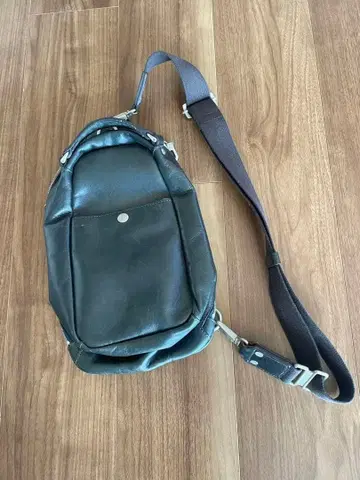 HERGOPOCH 엘르 원 숄더 바디백 가죽