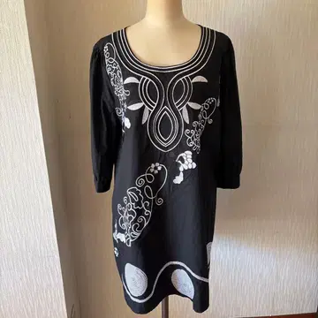 Yuan YuanFASHION 총 자수 5부 기장 롱 튜닉 미사용 새상품