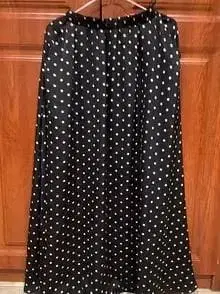 물방울 패턴 롱 스커트 블랙과 화이트