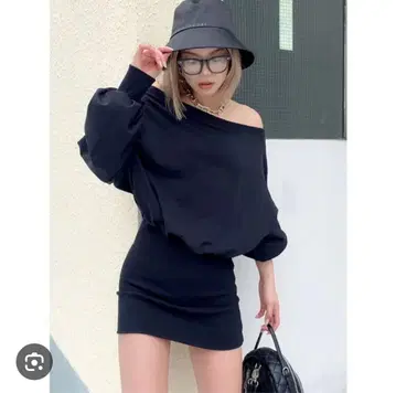 GYDA 블랙 오프숄더 미니 원피스