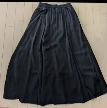 새상품급 AMERIC 블랙 플레어 스커트