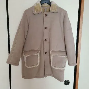 EASTBOY 베이지 페이크 무스탕 코트